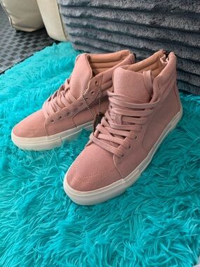 Pink leather (suede) sneaker boots
